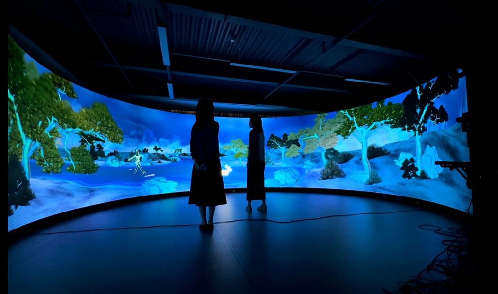 Guests interacting with “Flow” in the CAVERN space (Credit: Nina Wang) 